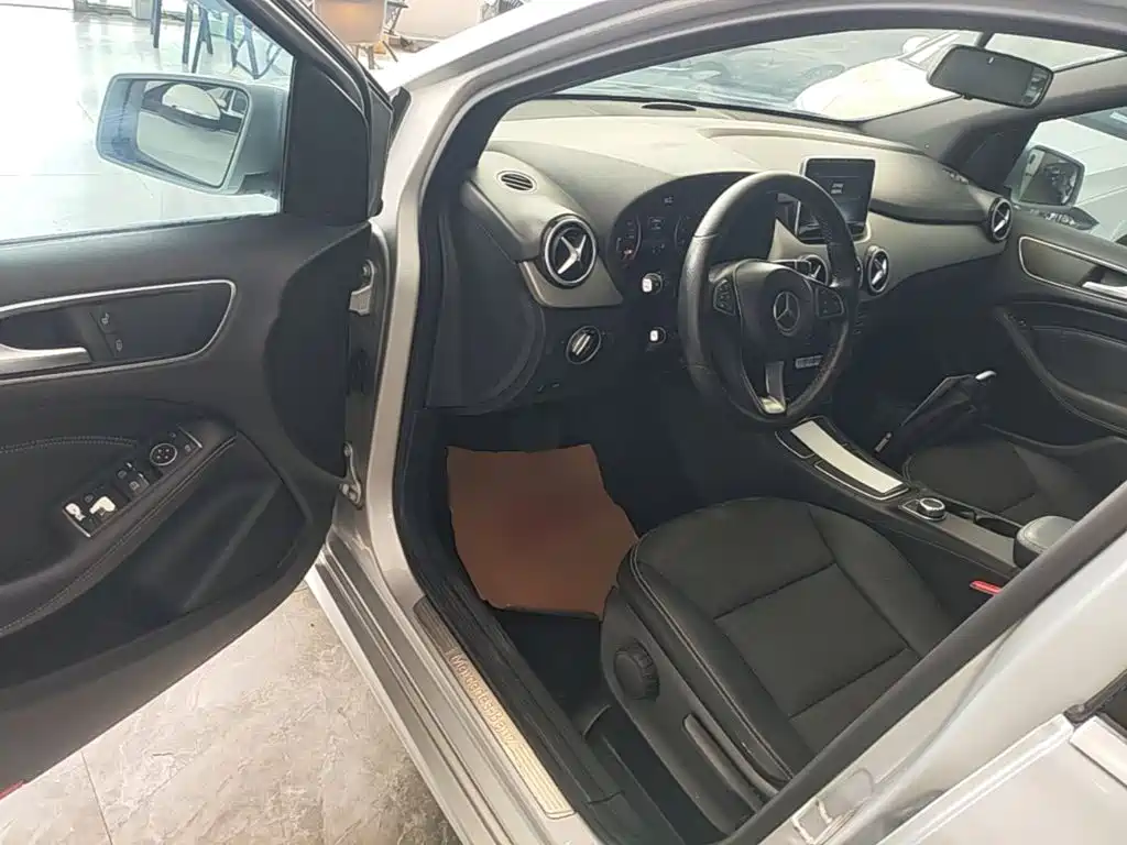 Mercedes-Benz B-Class 2015 — фото 12