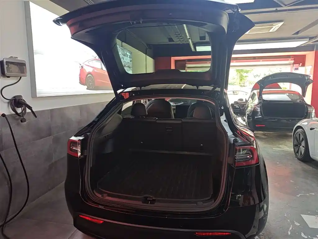 Tesla Model Y 2022 — фото 19