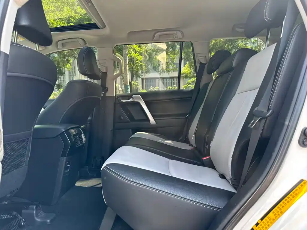 Toyota Prado 2015 — фото 14