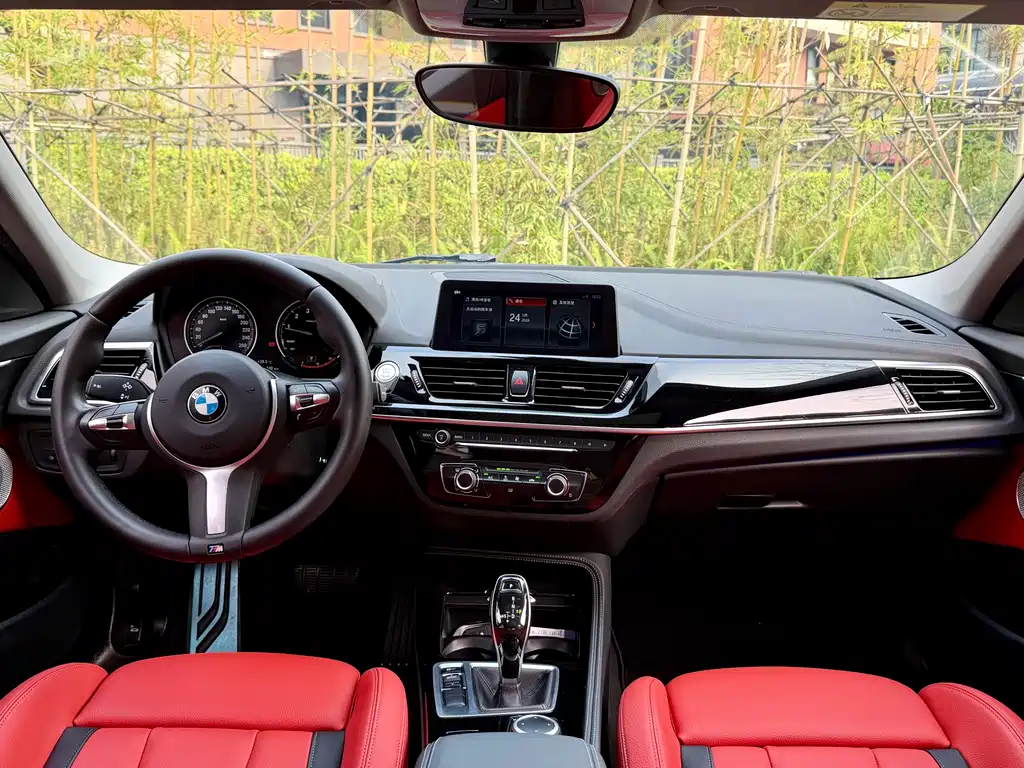 BMW 1 Series 2021 — фото 14