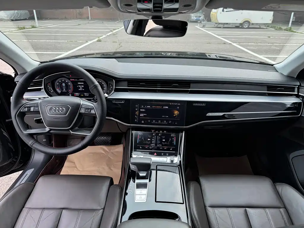 Audi A8 2019 — фото 15