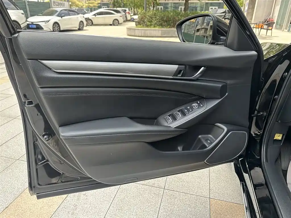 Honda Accord 2022 — фото 20