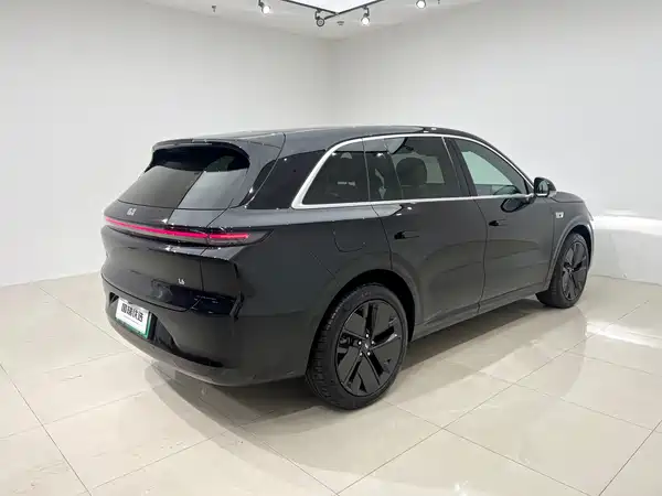 Li Auto L6 2025