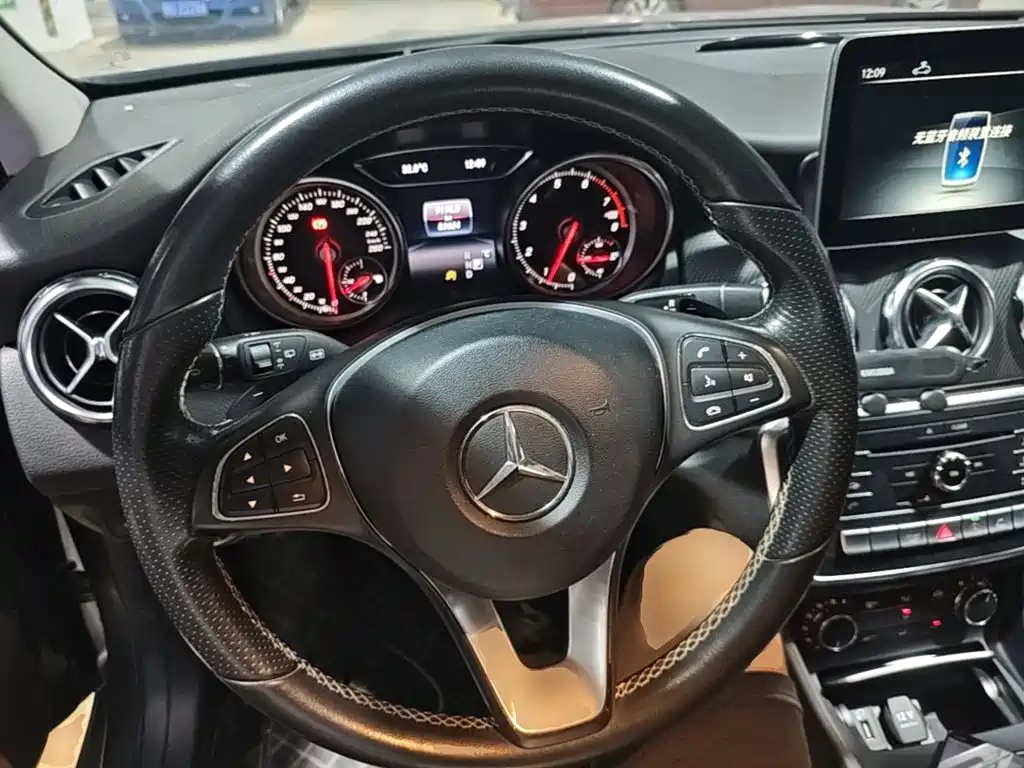 Mercedes-Benz GLA 2018 — фото 11