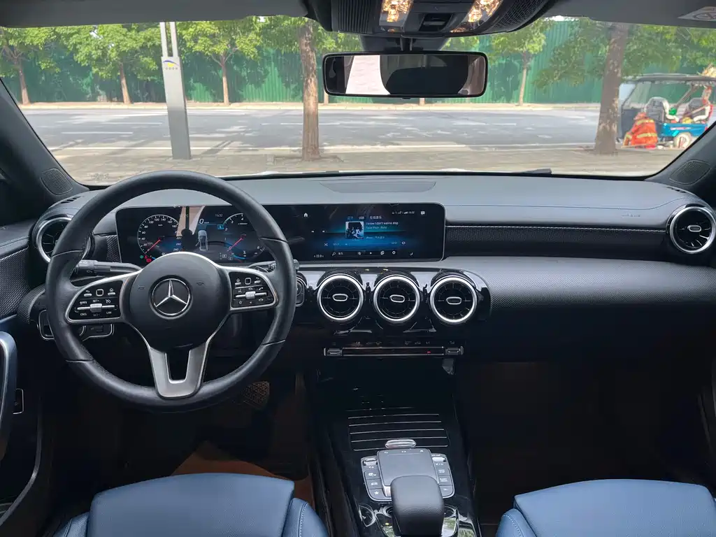 Mercedes-Benz A-Class 2020 — фото 6