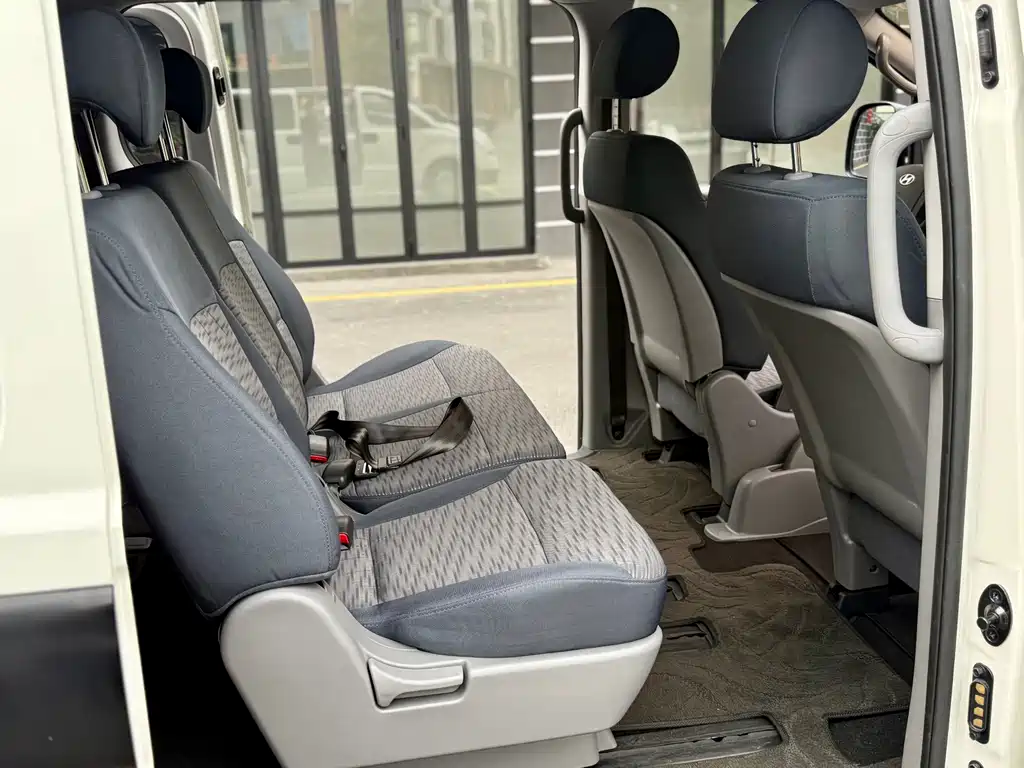 Hyundai H-1 2016 — фото 15