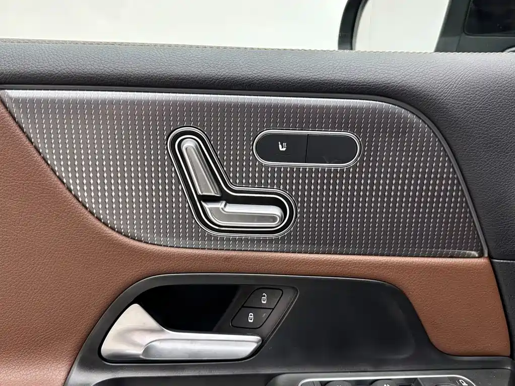 Mercedes-Benz GLB 2022 — фото 15