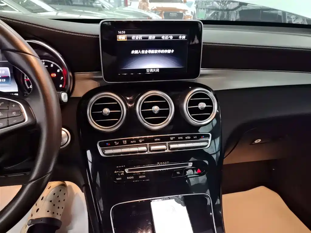 Mercedes-Benz GLC 2019 — фото 13