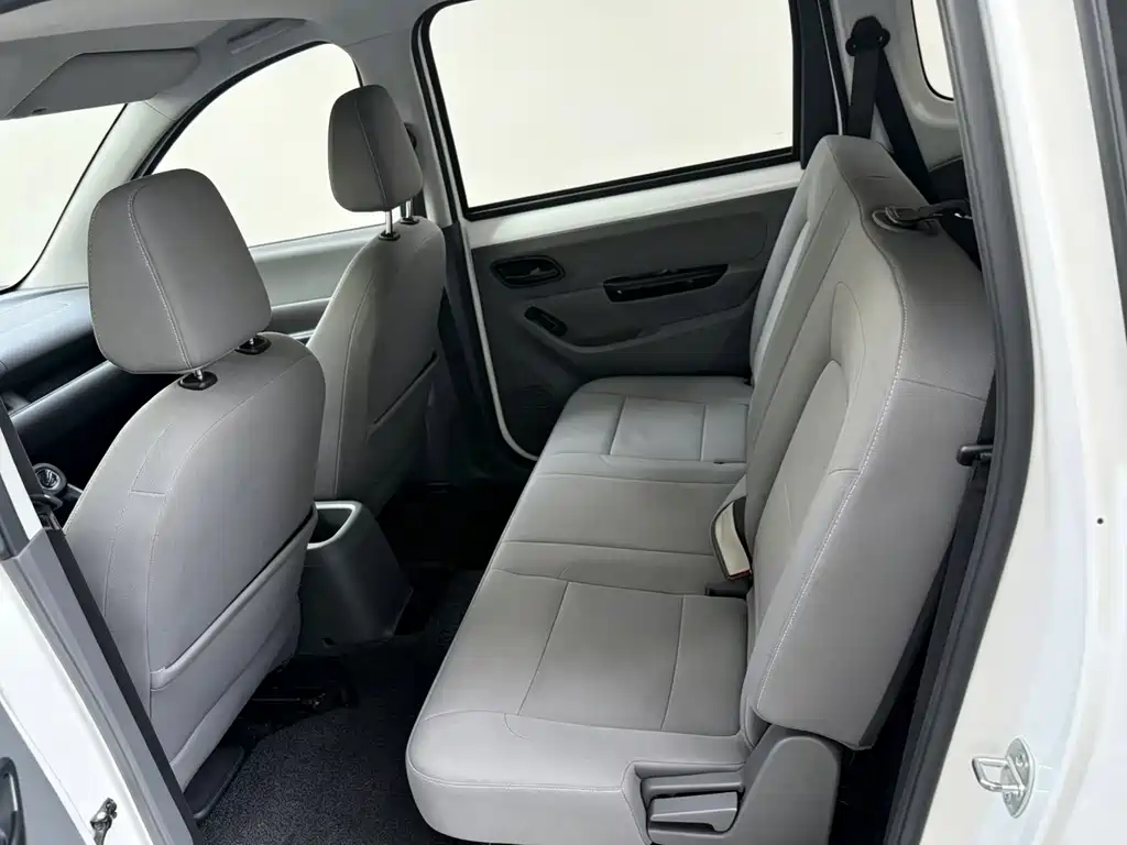 Wuling Hongguang New Energy 2025
