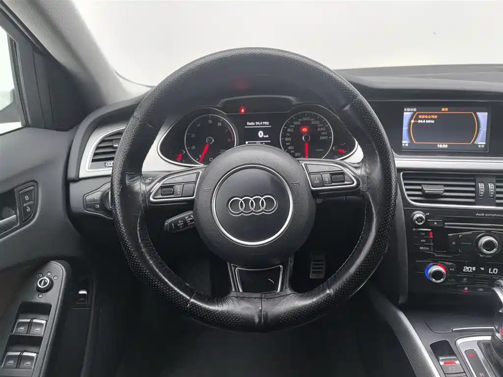 Audi A4L 2016 — фото 11