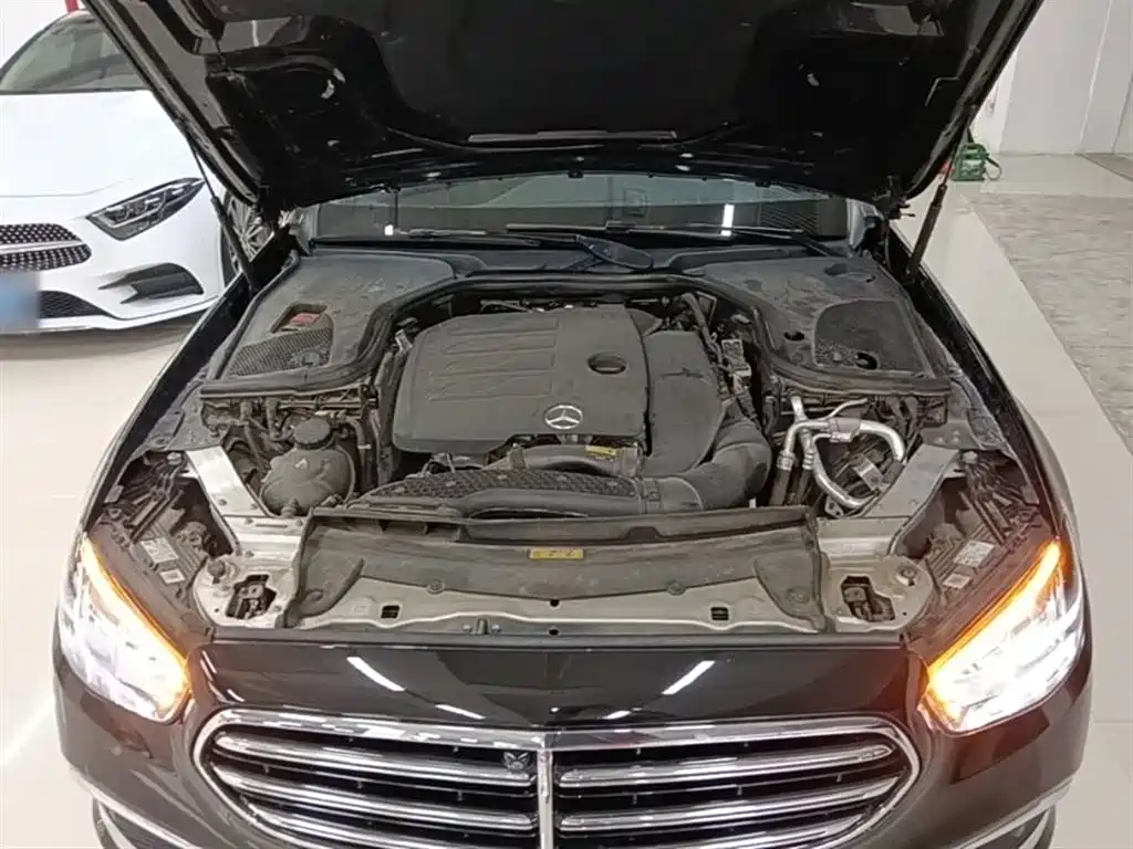 Mercedes-Benz E-Class 2022 — фото 20