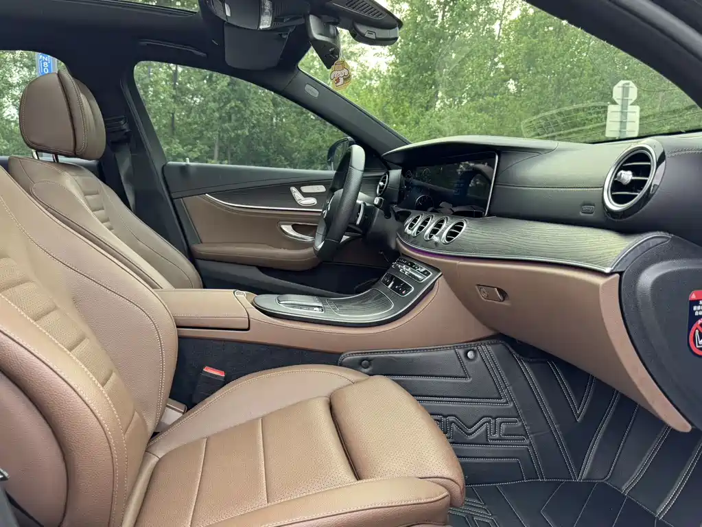 Mercedes-Benz E-Class 2022 — фото 11