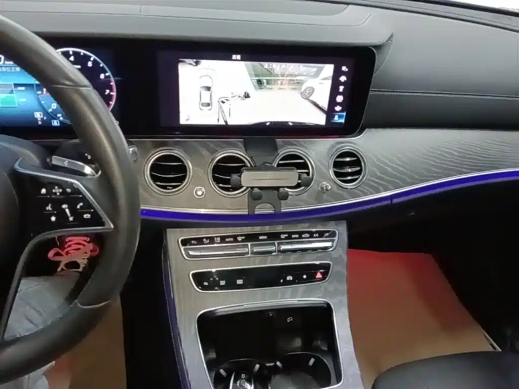 Mercedes-Benz E-Class 2022 — фото 13