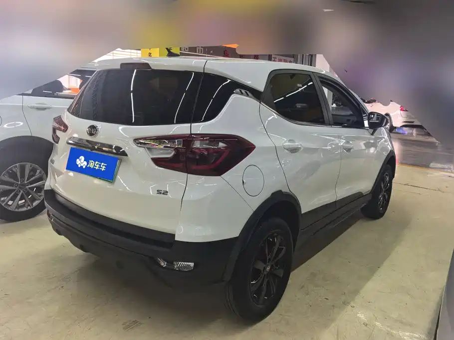 BYD S2 2020