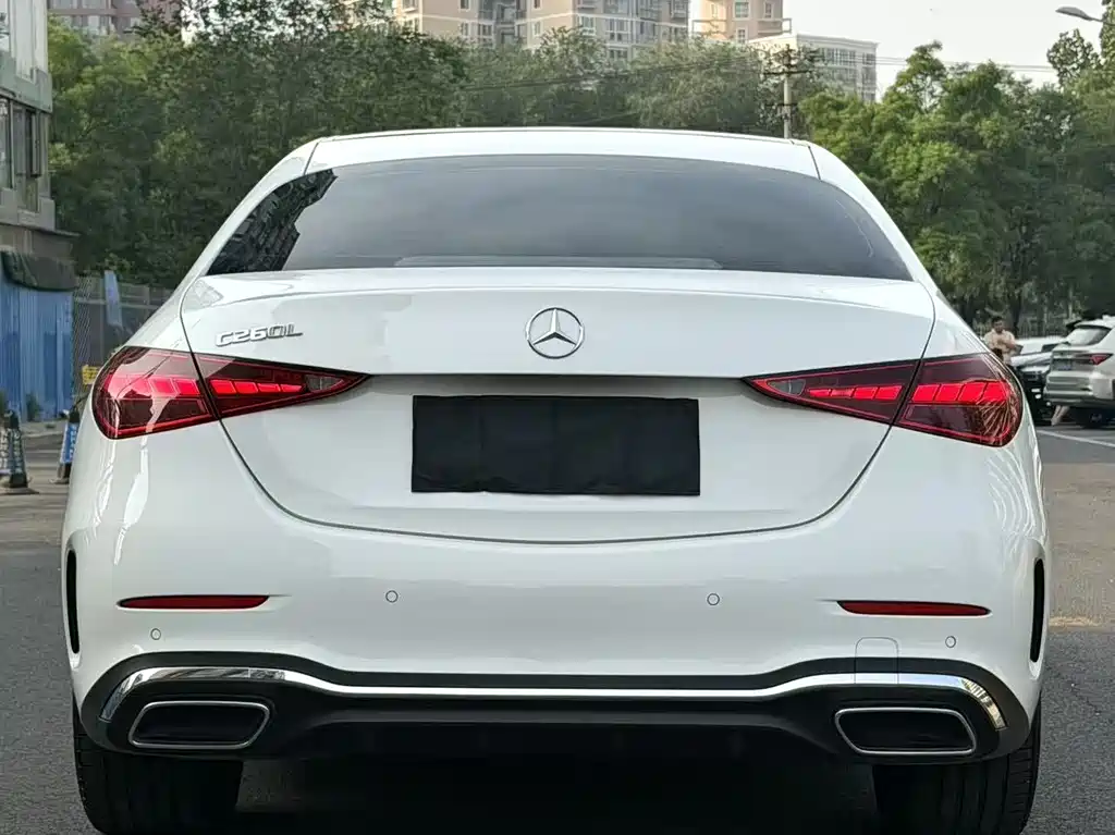 Mercedes-Benz C-Class 2024 — фото 4