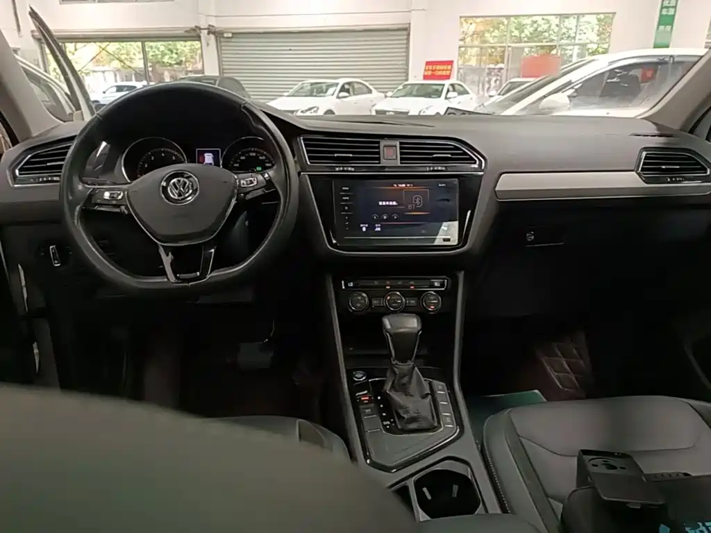 Volkswagen Tiguan L 2020 — фото 10