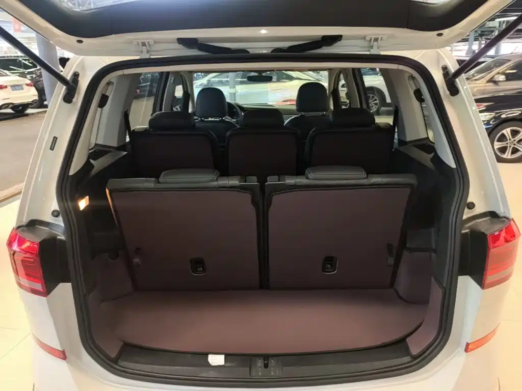 Volkswagen Touran 2020 — фото 19