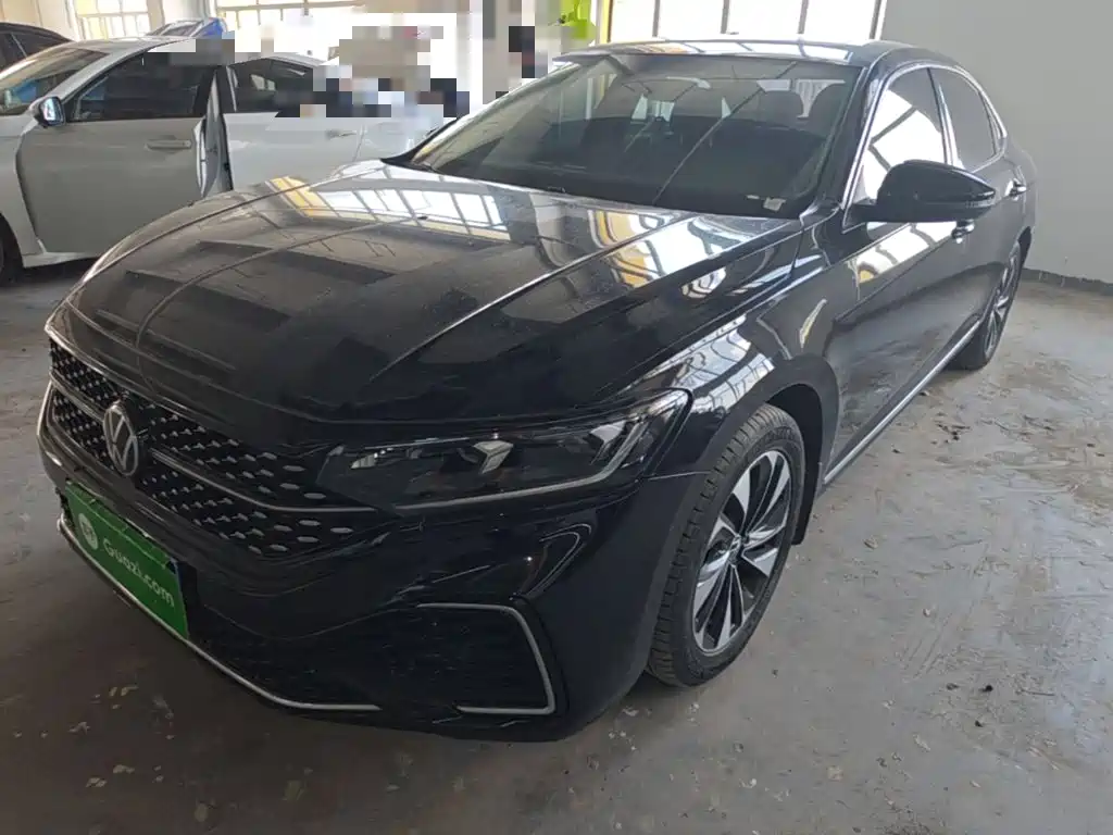 Volkswagen Passat 2023