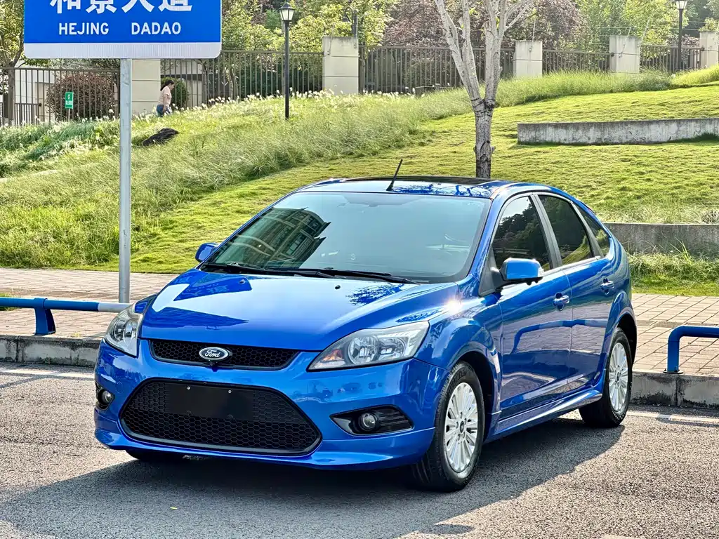 Ford Focus 2014 — фото 1