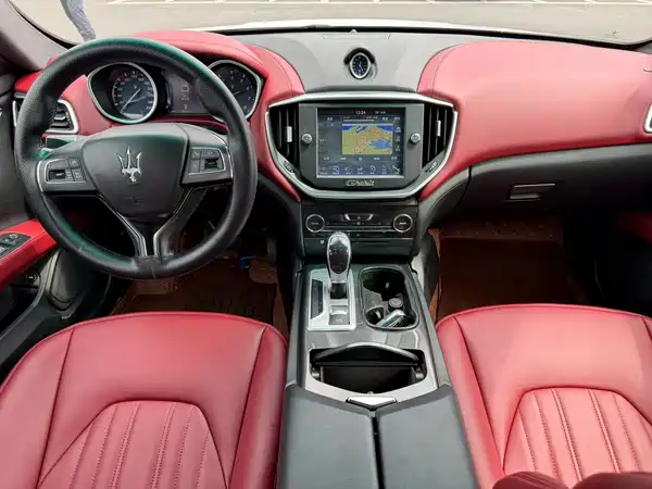 Maserati Ghibli 2015