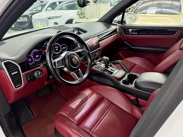 Porsche Cayenne 2021