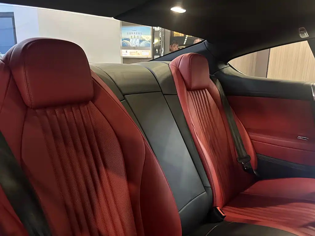 Bentley Continental 2018 — фото 17