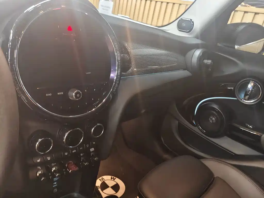 MINI MINI 2023