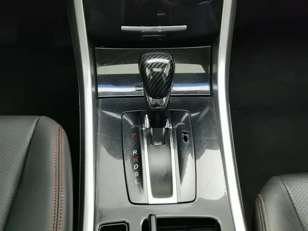 Honda Accord 2018 — фото 13