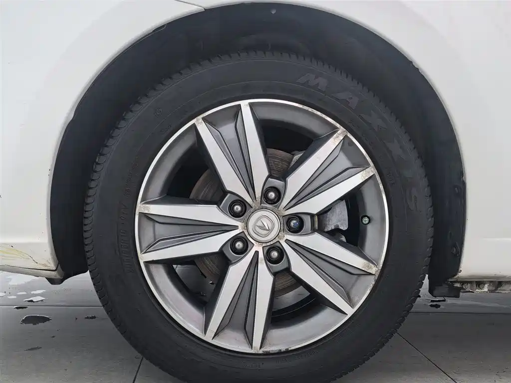 Changan Eado 2015 — фото 17
