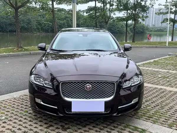 Jaguar XJ 2016
