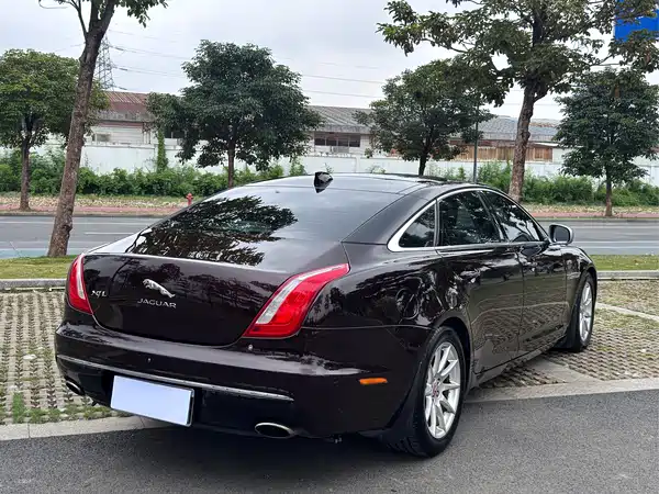 Jaguar XJ 2016