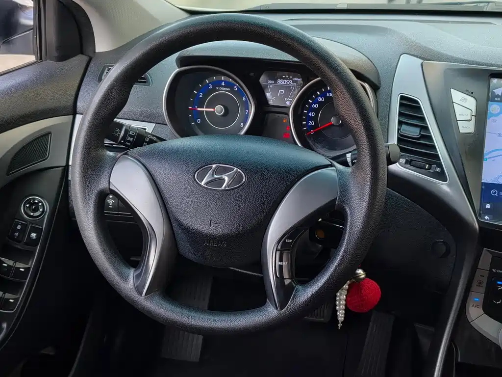 Hyundai Elantra Langdong 2017 — фото 6