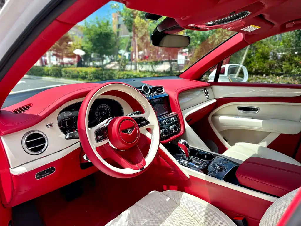 Bentley Bentayga 2026
