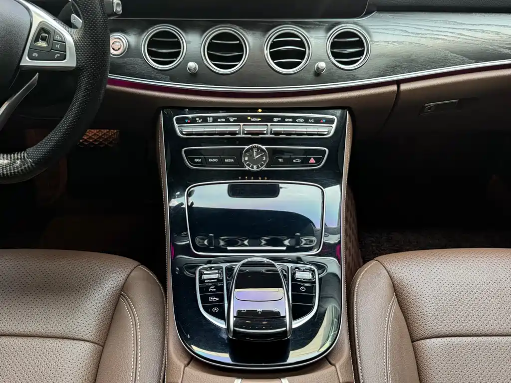 Mercedes-Benz E-Class 2016 — фото 9