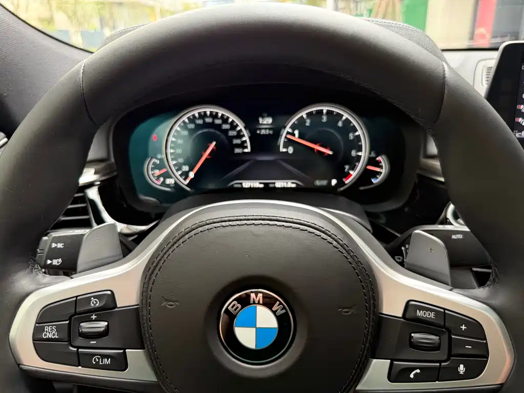 BMW 6 Series GT 2018 — фото 29