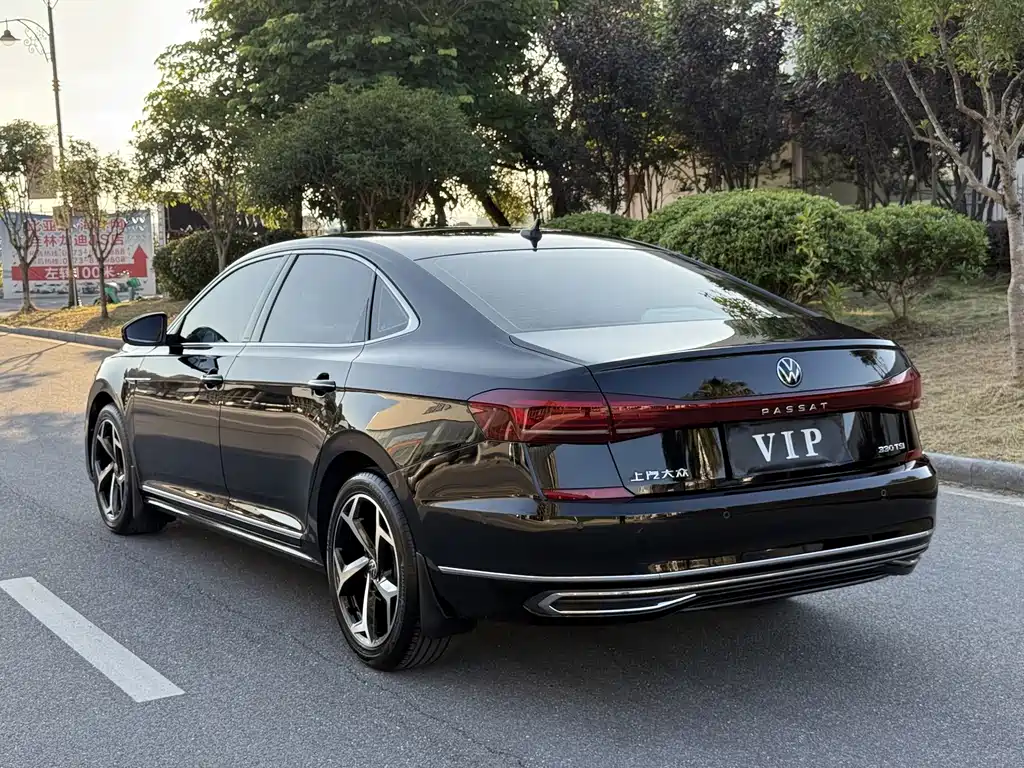 Volkswagen Passat 2023