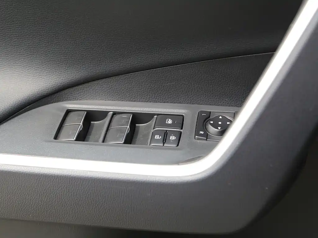 Toyota Wildlander 2023 — фото 13