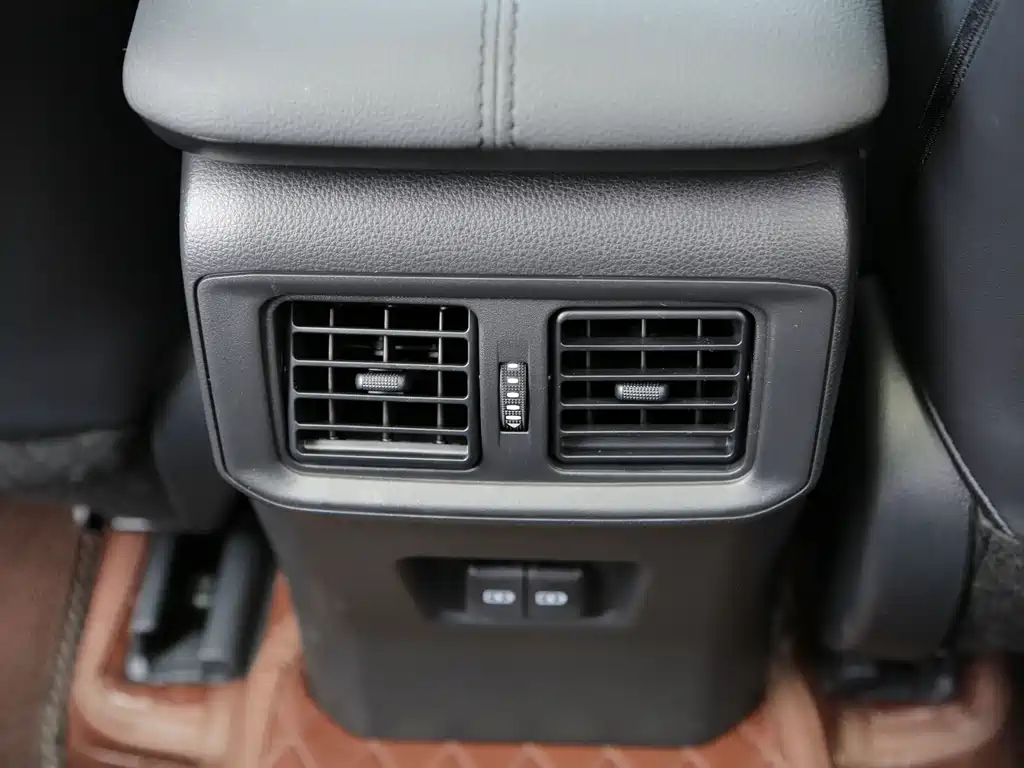 Toyota Wildlander 2023 — фото 16