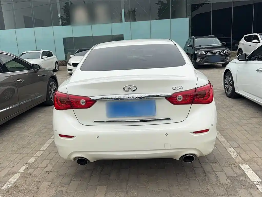 Infiniti Q50L 2017 — фото 10