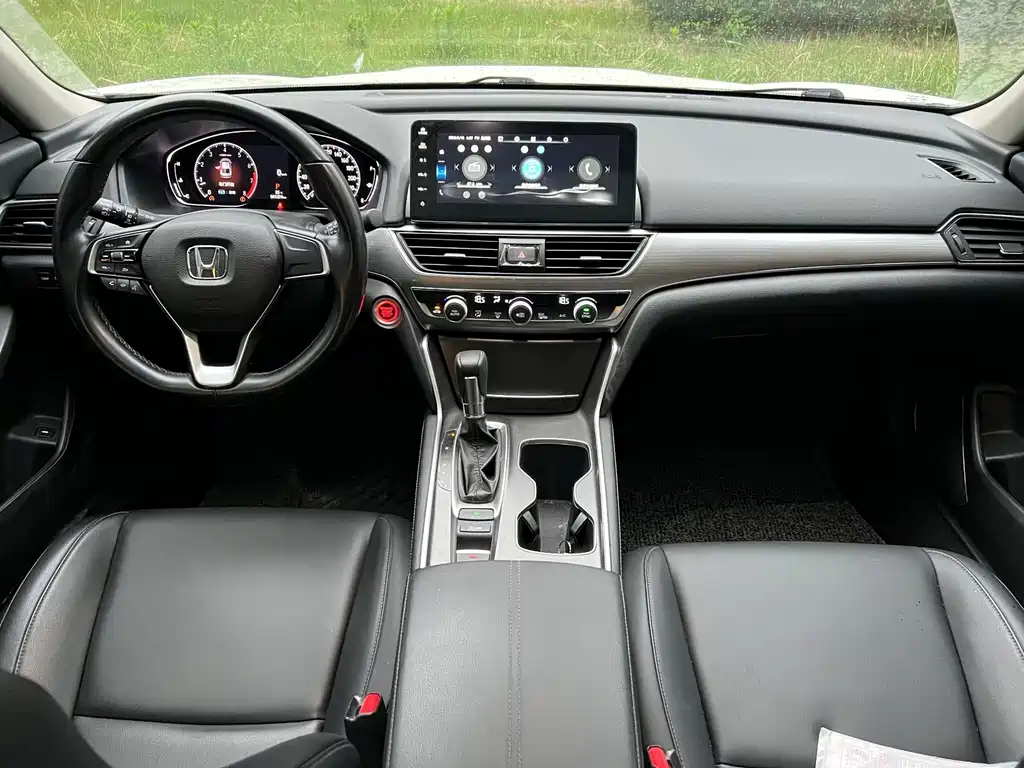Honda Accord 2022 — фото 9
