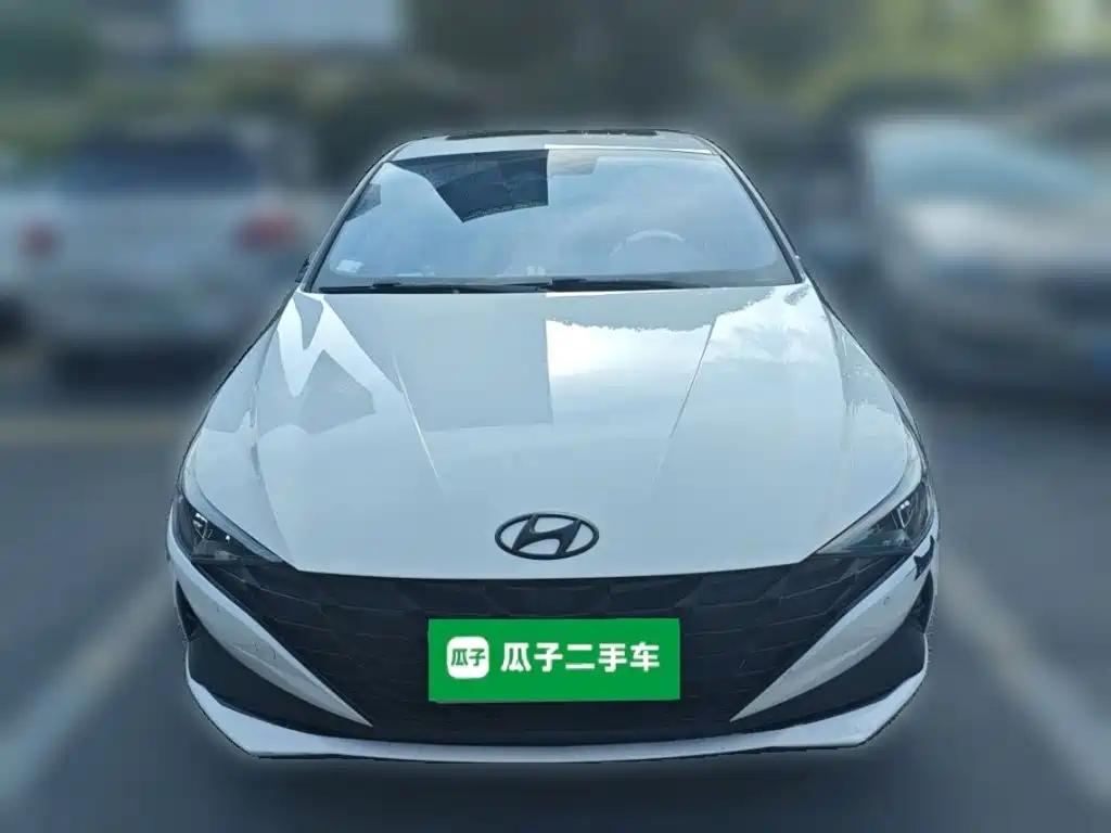 Hyundai Elantra 2023 — фото 24