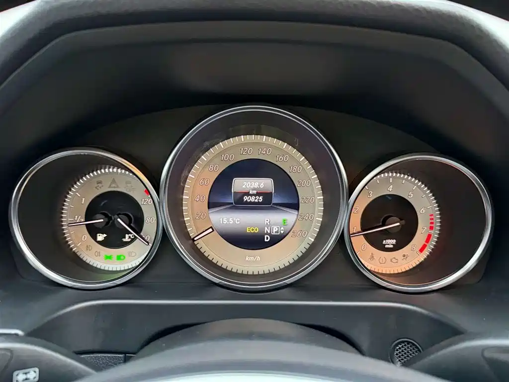 Mercedes-Benz E-Class 2015 — фото 22