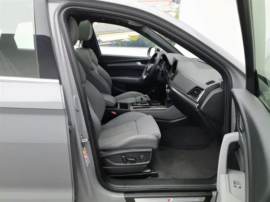 Audi Q5L Sportback 2022 — фото 23