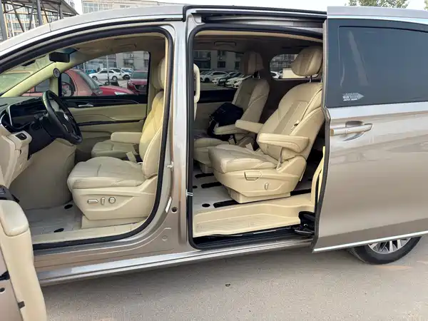 Buick GL8 2025