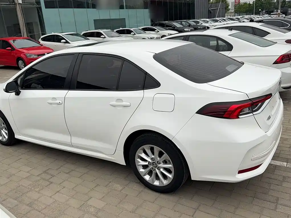 Toyota Corolla 2021 — фото 11
