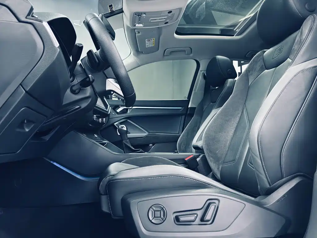 Audi Q3 Sportback 2023 — фото 8