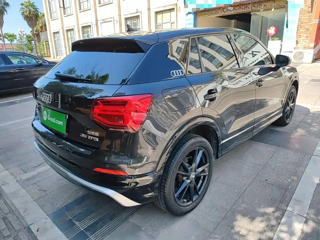 Audi Q2L 2019