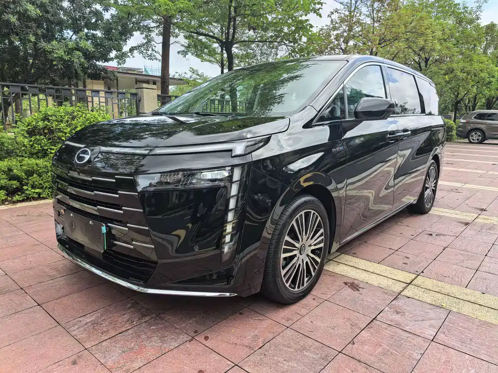 GAC Motor E8 PHEV 2024 — фото 2