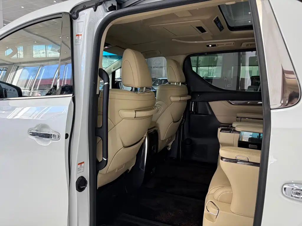 Toyota Alphard 2021 — фото 9