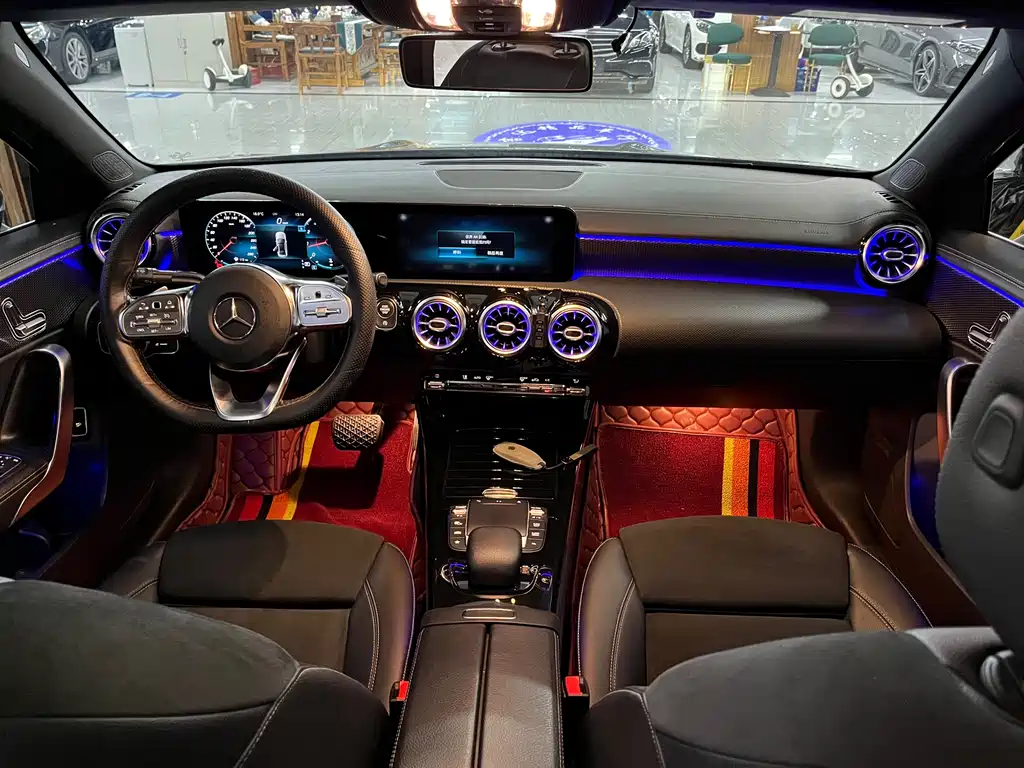 Mercedes-Benz A-Class 2021 — фото 11